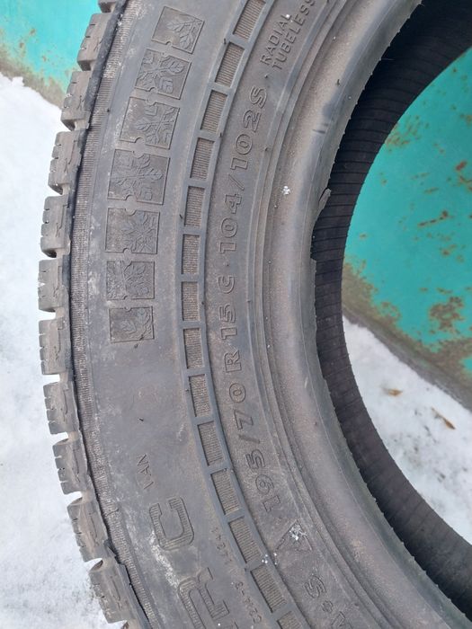 4 шины Nokian 195 70 R15C. Цешка для груза.