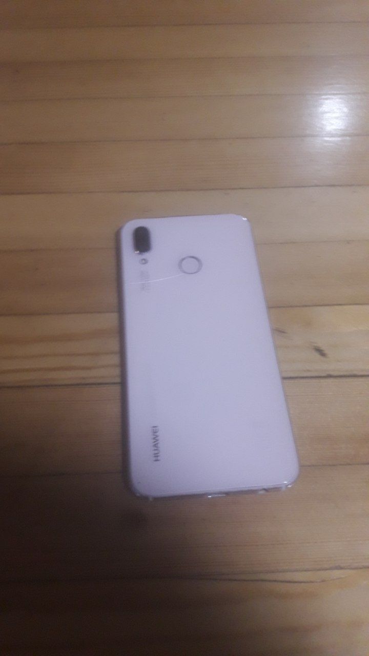 Huawei telefoni sotiladi