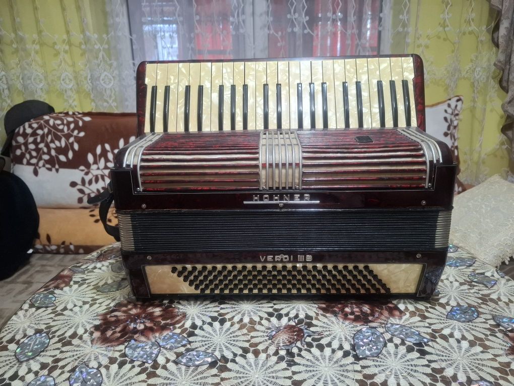 Acordeon Hohner 120
