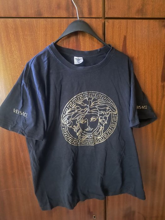 Различни тениски по 10 лв/бр.