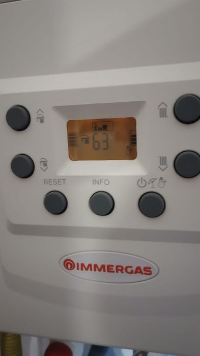 Instalator autorizat montaj și reparații centrale .