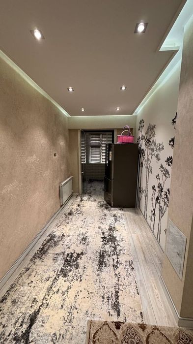 Юнусабад 4 квартал. Продается квартира  2/1/4