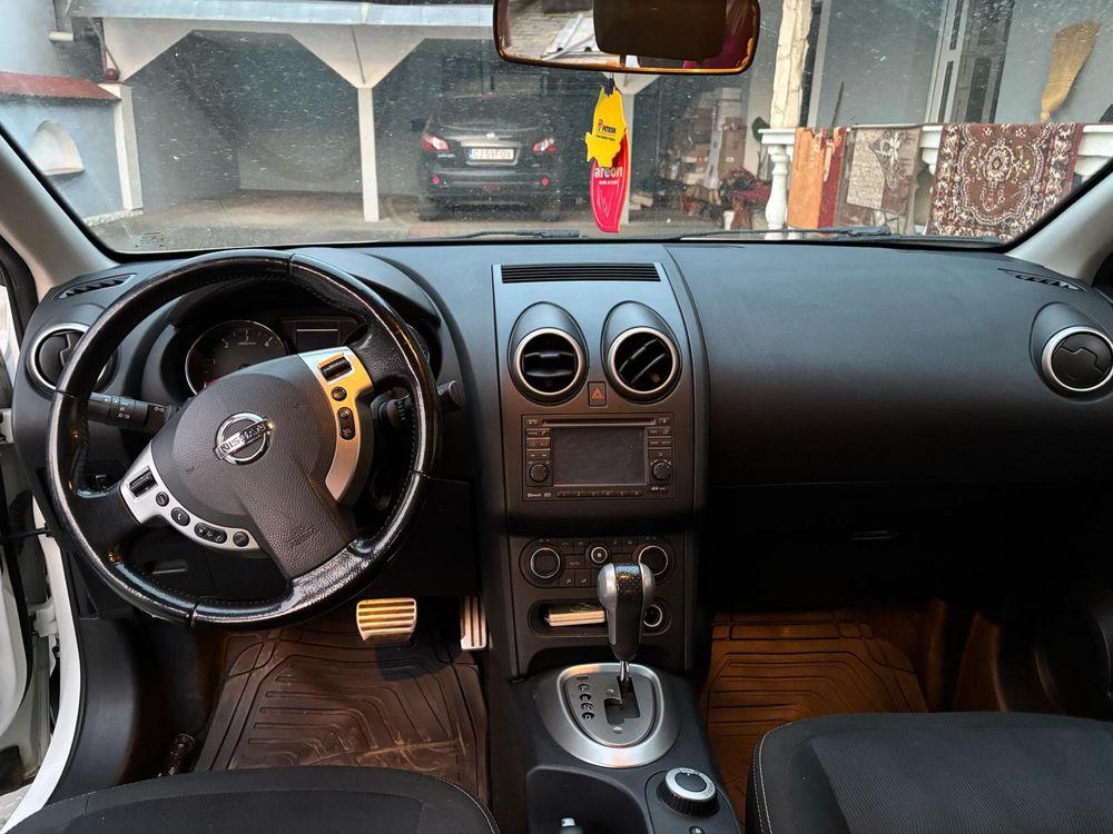 Nissan qashqai+2 automat