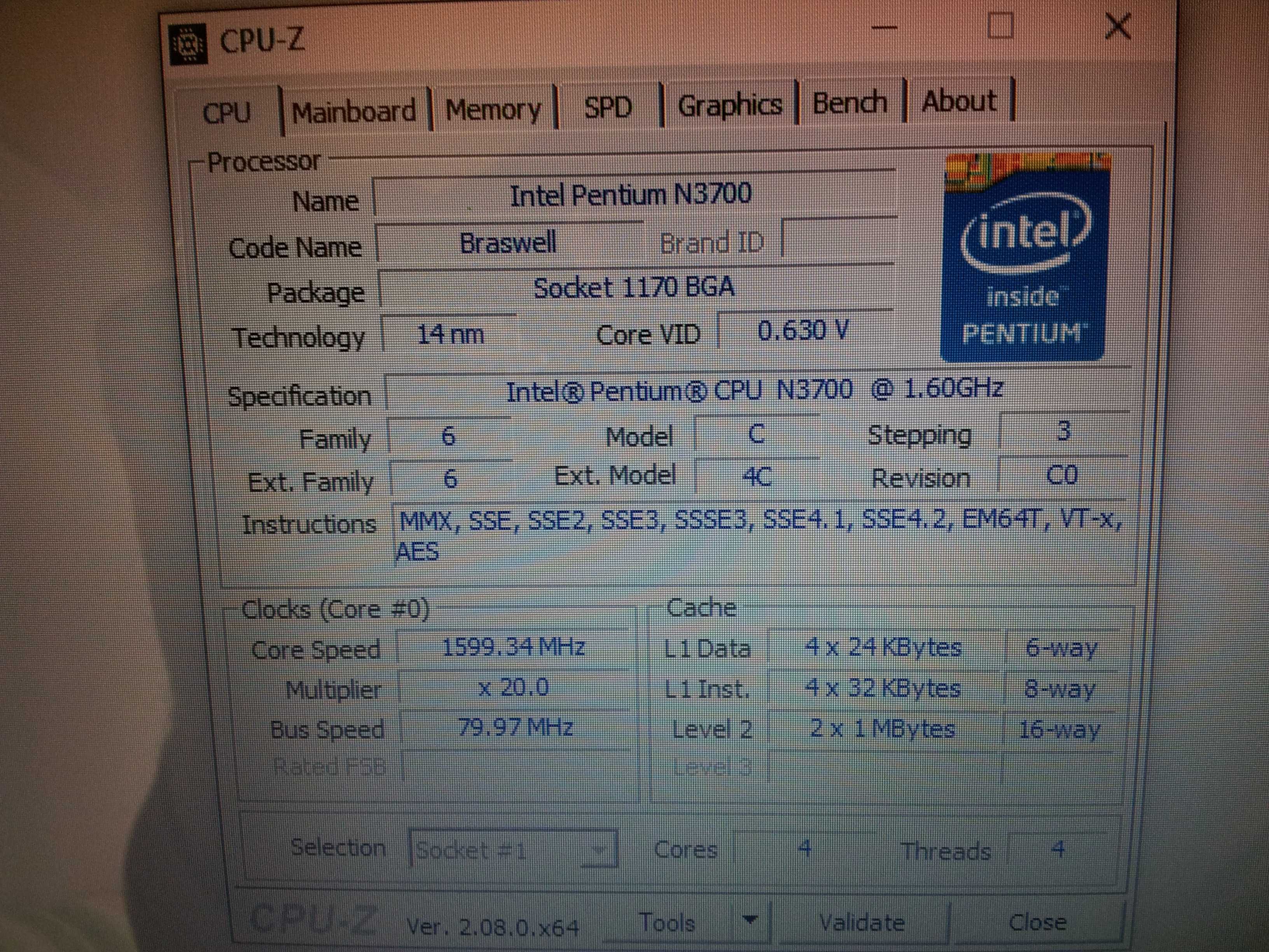 Lenovo Ideapad 300 4ядрен Intel Pentium N3700 2.4ghz ram8GB ssd256gb
