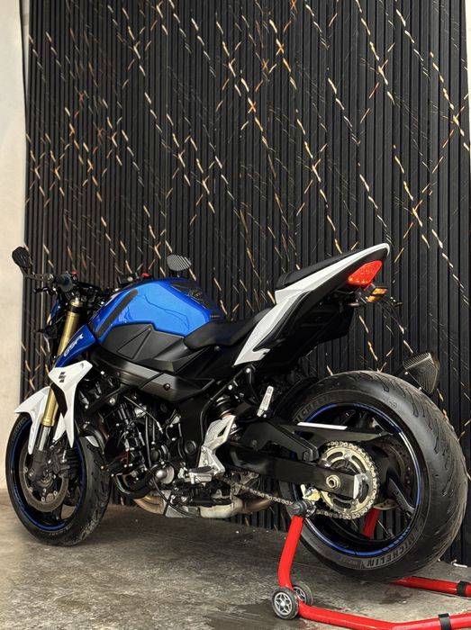 Suzuki GSR 750 ABS 2015