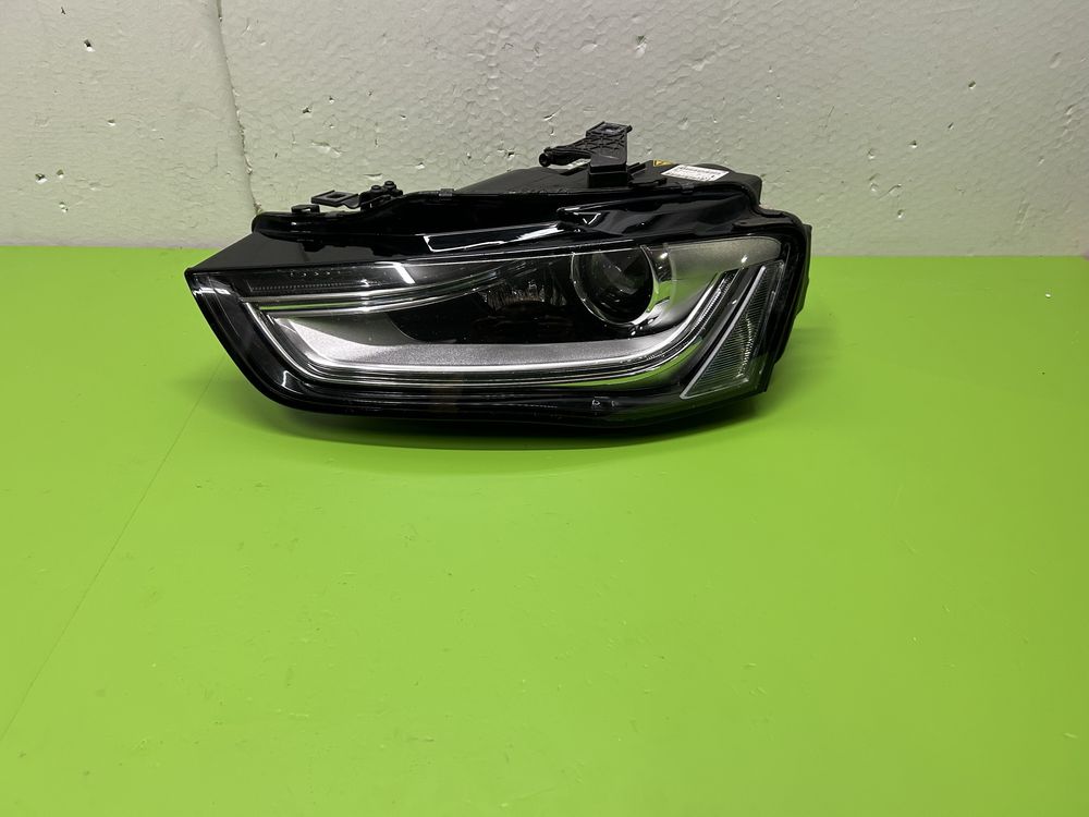 Far Audi A4 B8 8k0 facelift bi xenon adaptiv 2012-2015 stanga