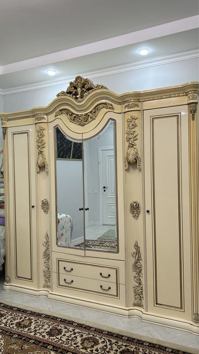 Спальный гарнитур