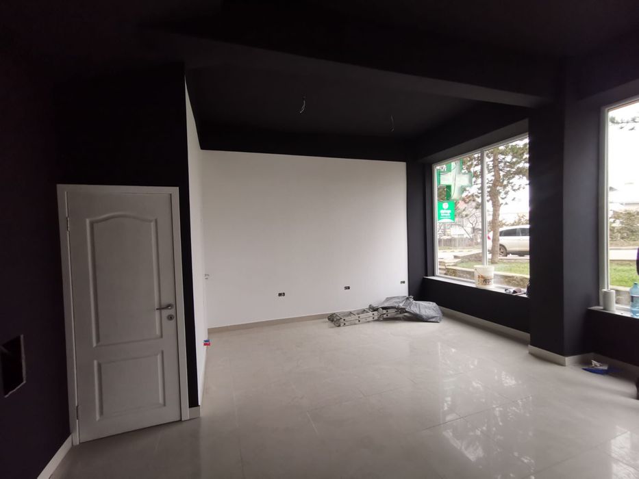 Inchiriez spatiu comercial