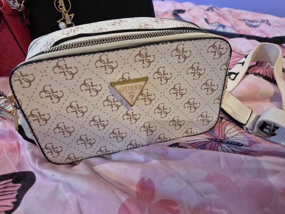 Продавам чанти като нови