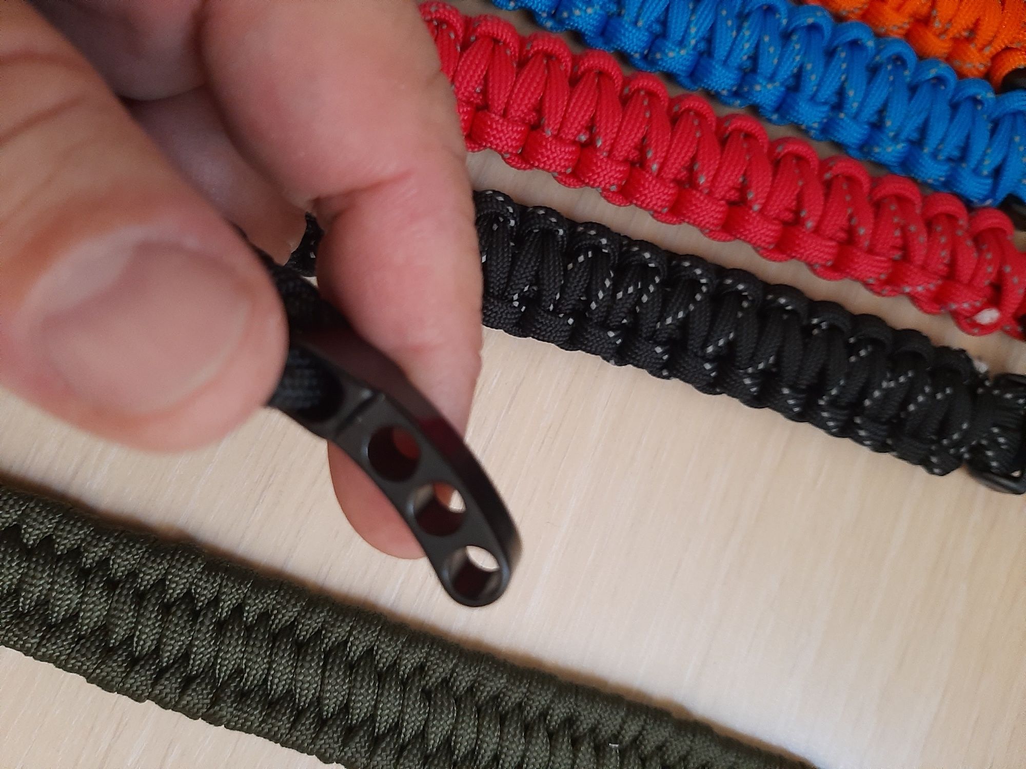 Bratara paracord supravietuire