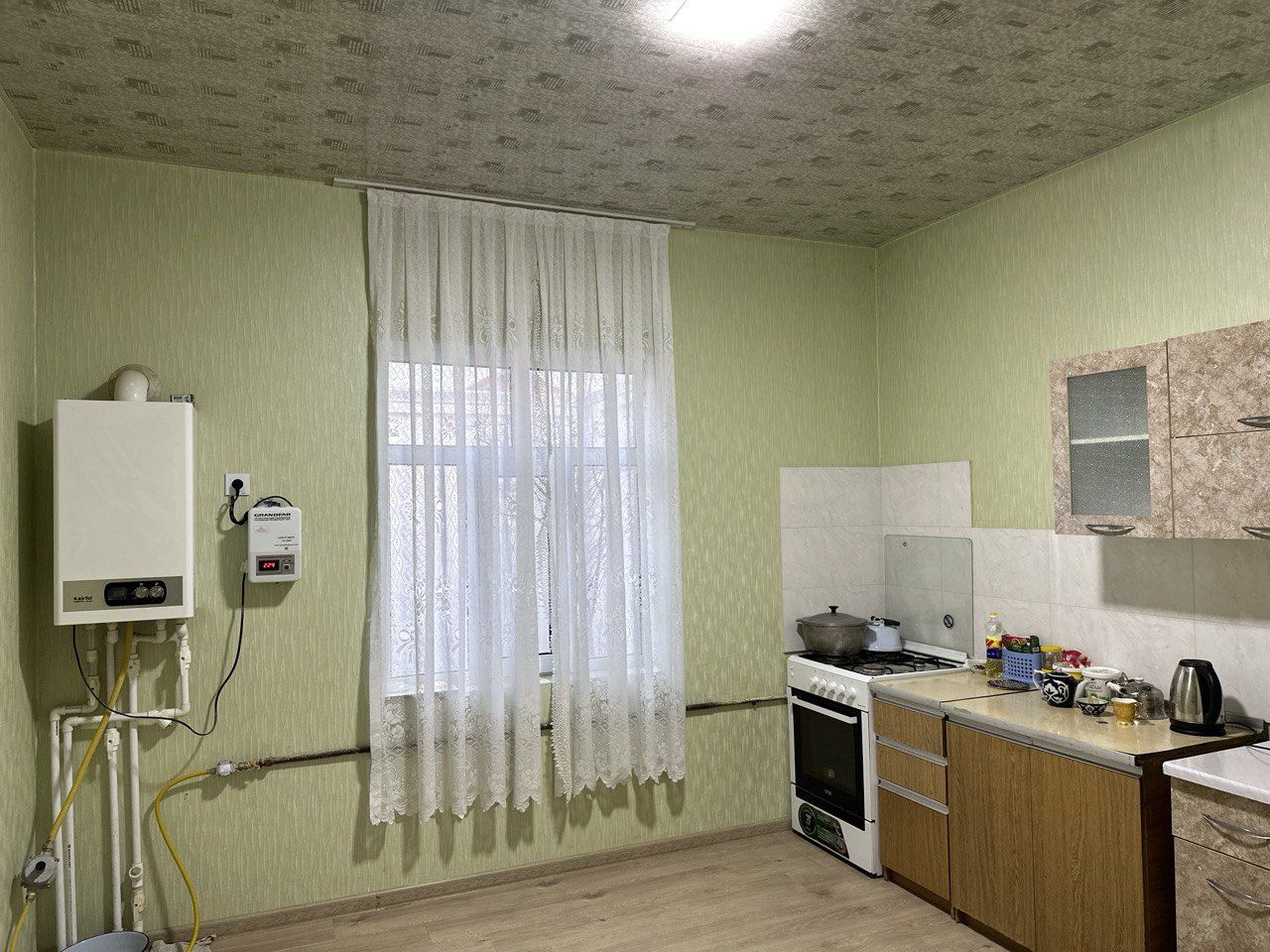 Тайёр ховли сотилади