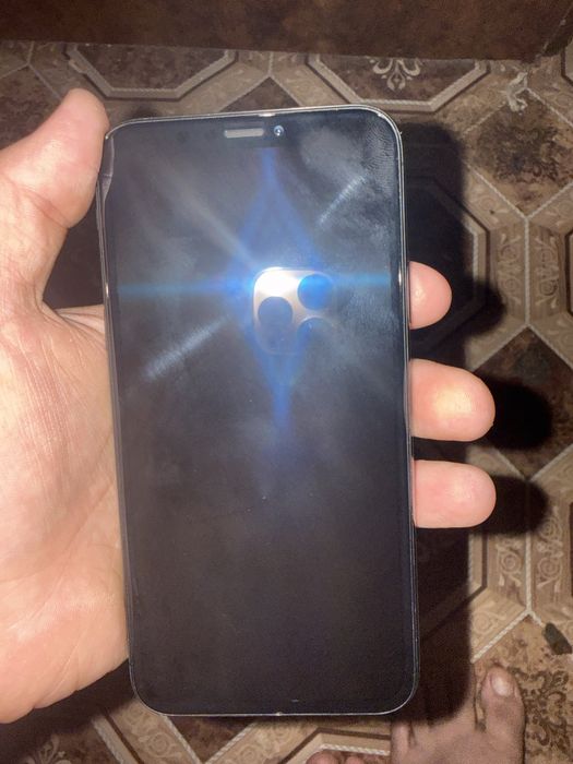 Айфон в хорошо состаянии