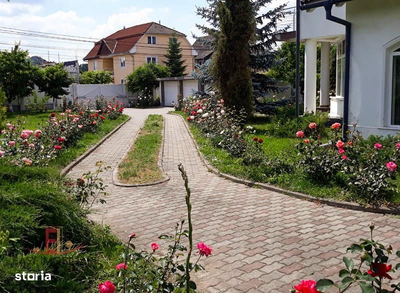 Casa 6 camere, 3 garaje, 5 bai, 2 bucatarii, Sangeorgiu De Mures