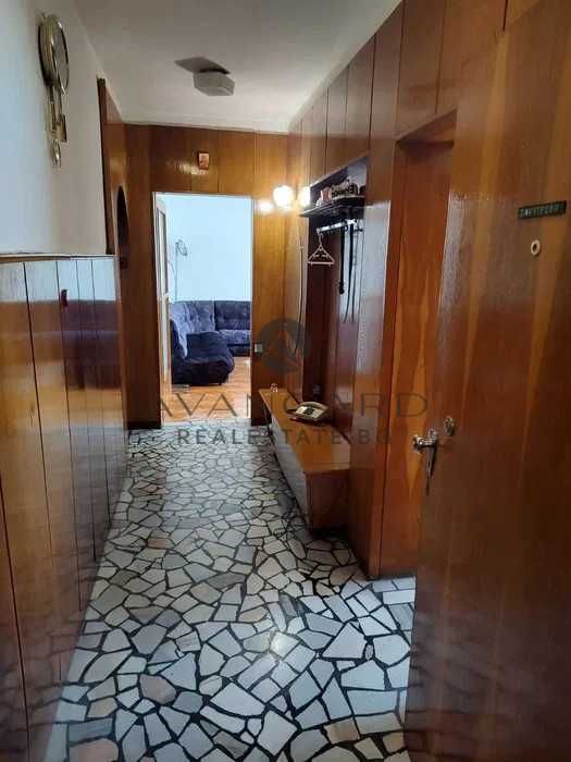 Продава се Четиристаен апартамент в Пловдив, Център - 120 кв.м за 2040 €/кв.м - Снимка #12