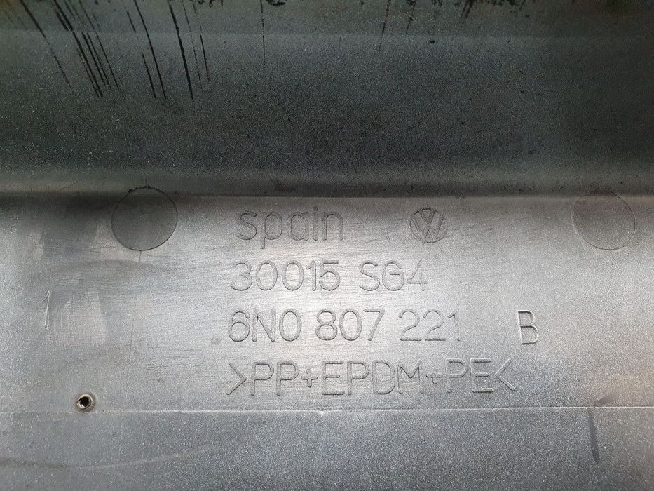 Bara fata VOLKSWAGEN POLO 6N1 1994 - 1999 alb LB9A 6N0807221B