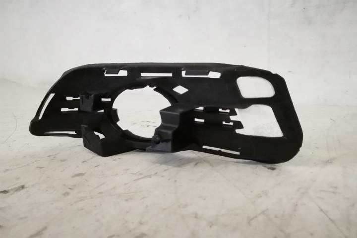 Оригинална лява решетка за фар за Мерцедес-Бенц / Mercedes-Benz C-Clas