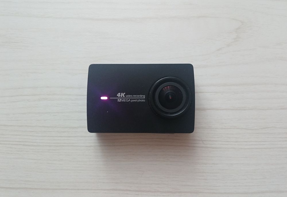 Продам экшн камера xiaomi yi 4k