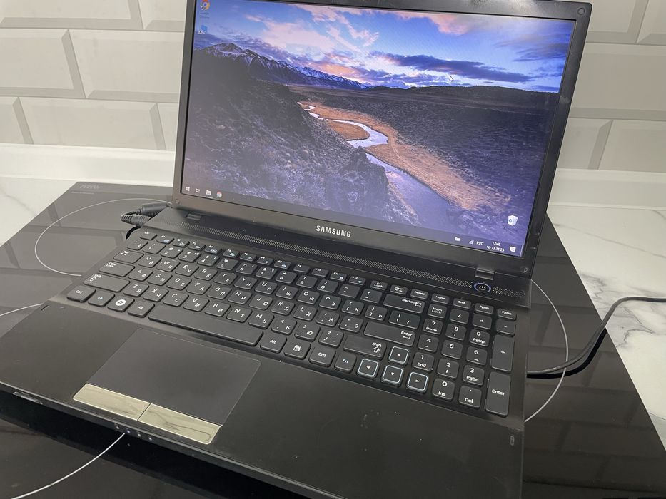Ноутбук Samsung в хорошем состоянии