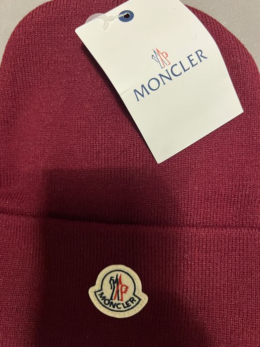 Caciula Moncler noua