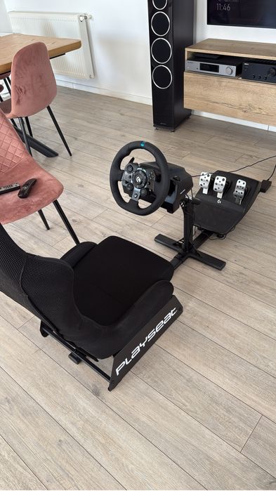 Playseat + Volan Logitech G923