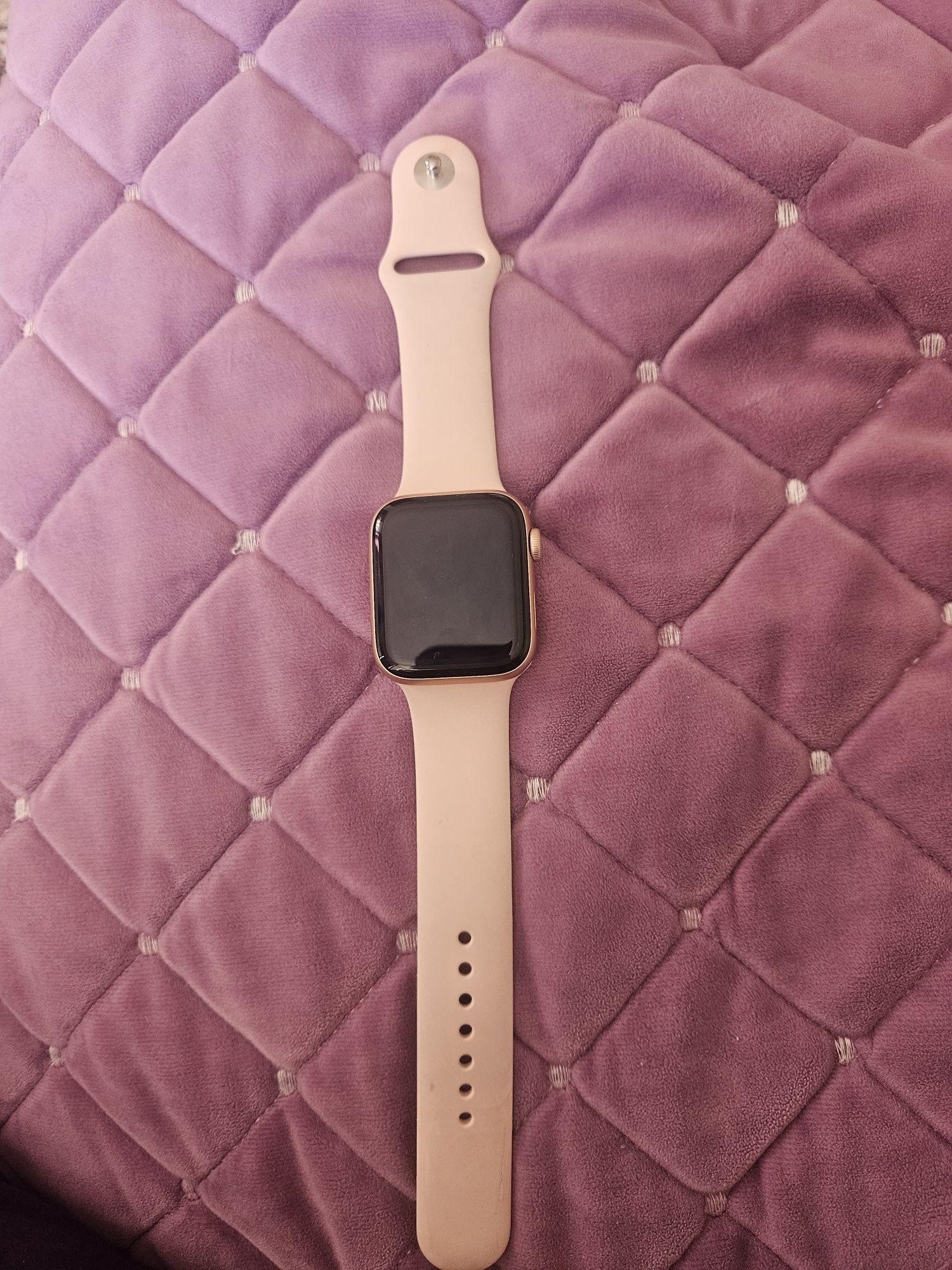Смарт часы Apple Watch Series 6 GPS, 40mm Gold Aluminium Case with Pin