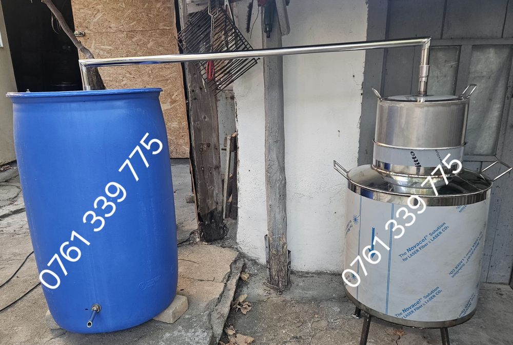 Cazan realizat din inox alimentar având o capacitate de 10 găleți