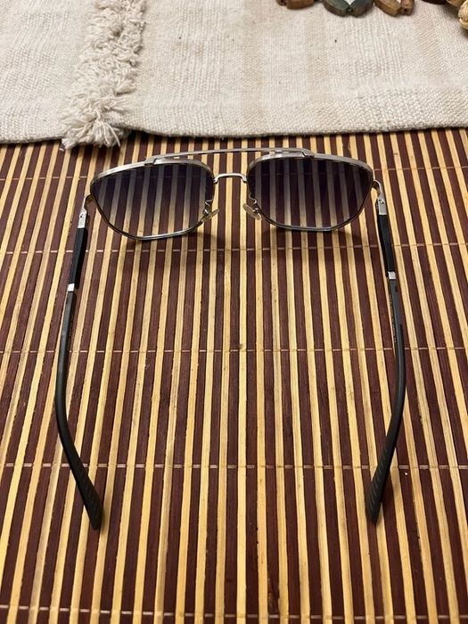 Ochelari de soare dita