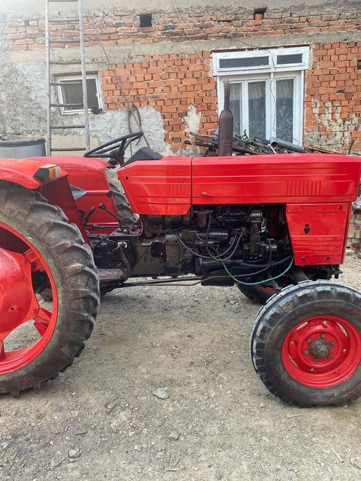 Vând tractor u445