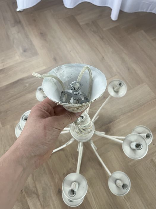 Продам люстру.