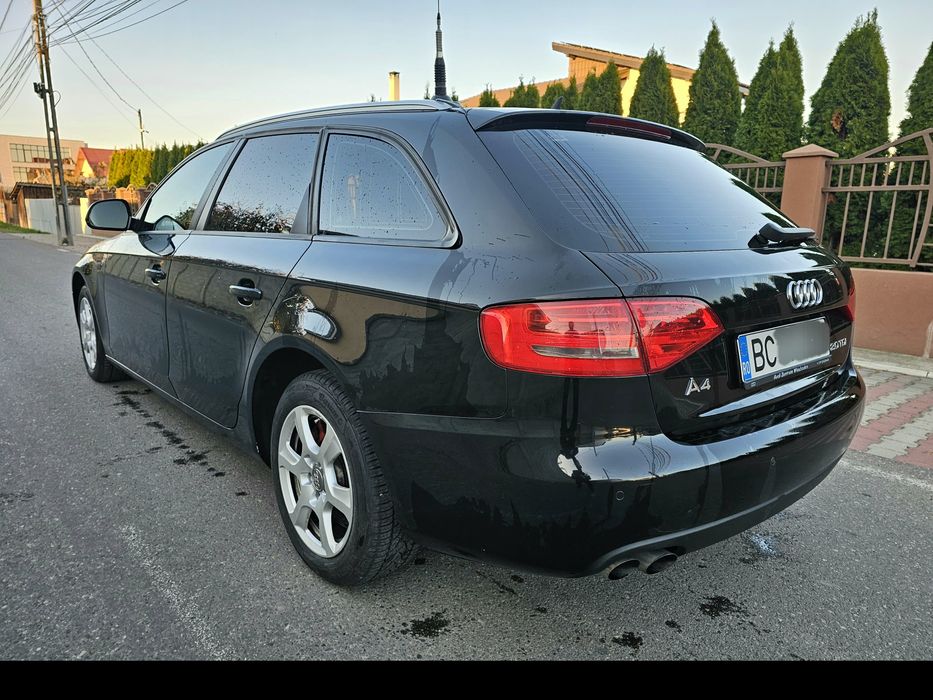 Vând Audi A4 2009