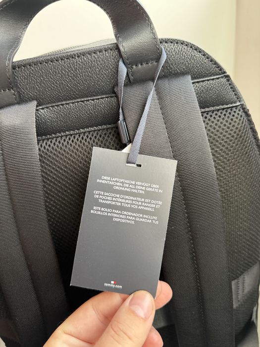 Tommy Hilfiger rucsac de oras unisex cu logo gravat in fata negru nou