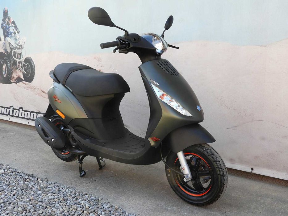 Lichidare Scuter Piaggio Zip 50 S E5 2024 | Rate | Leasing