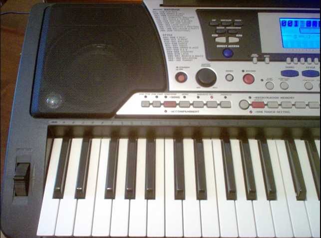 Синтезатор - Yamaha PSR-550