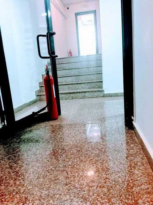 Curatenie scari de bloc oferim seriozitate in domeniu de Curatenie