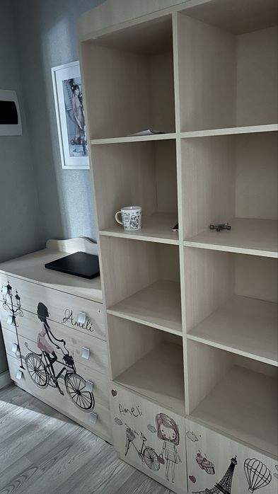 Срочно продам стелаж и комод детский