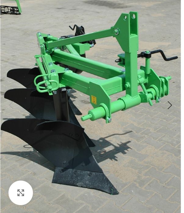 Vând plug cu trei trupițe !!