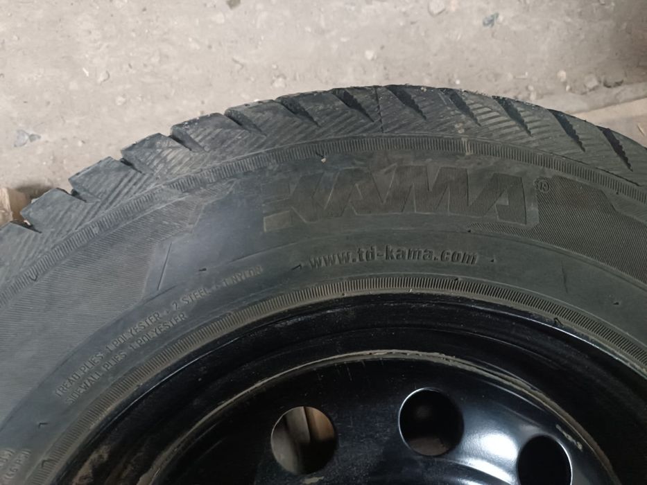 Продам зимние шины с диском r14