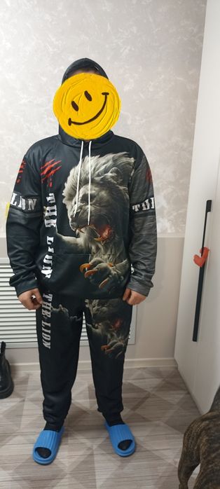 Продам спортивный костюм
