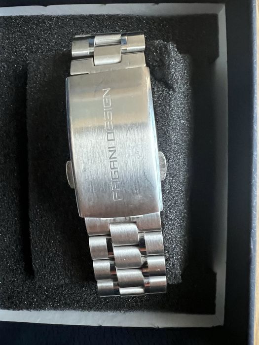 Pagani Design часовник