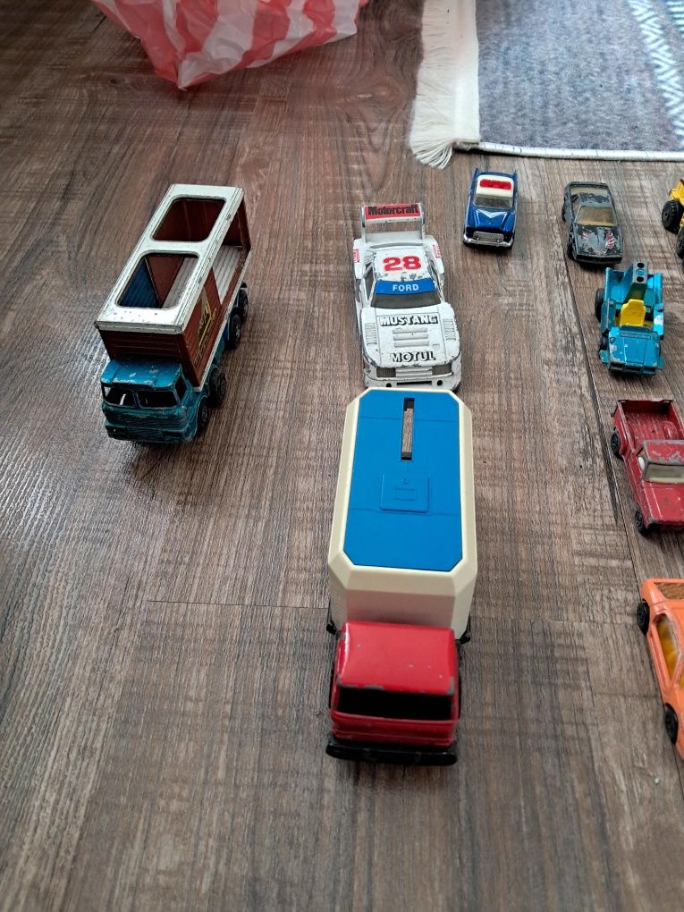 Метални колички мачбокс matchbox machbox majorette corgi