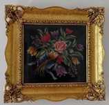 Gobelin antic floral pt o cameră cu stil