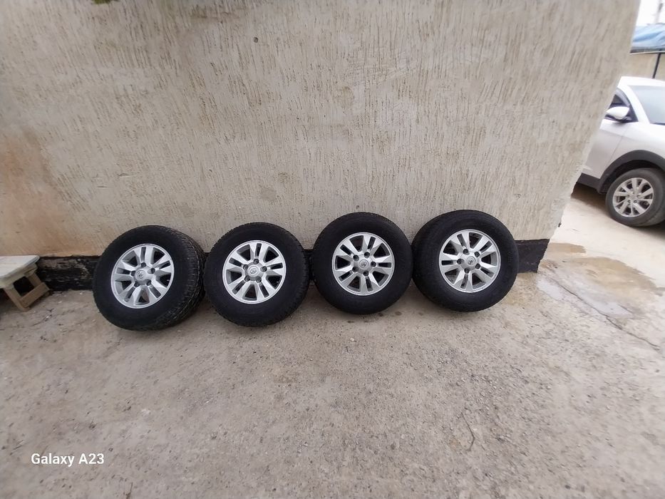 Шины Тоyota Prado штук 35000₸