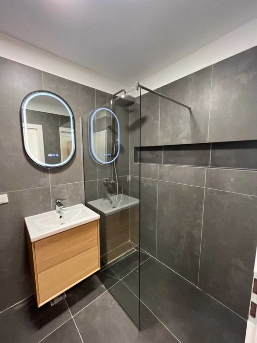 Vand apartament 2 camere str. Eroilor