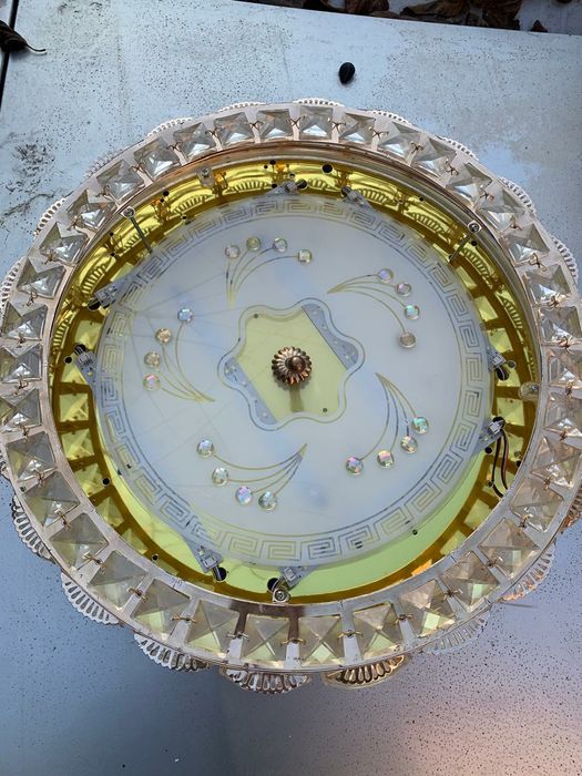 ПРОДАМ люстру новые 5 штук.