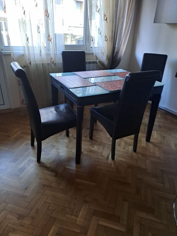 Кухненски / трапезарни столове