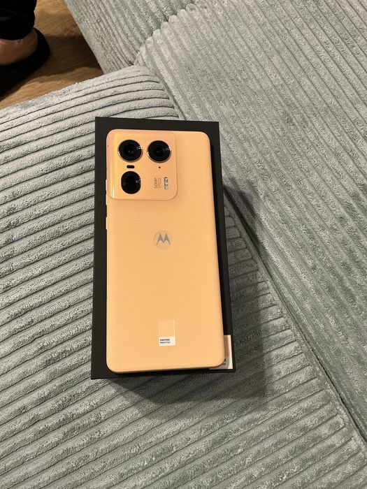 Vand Motorola Edge 50 Ultra Pantone, cu factura si garantie Emag