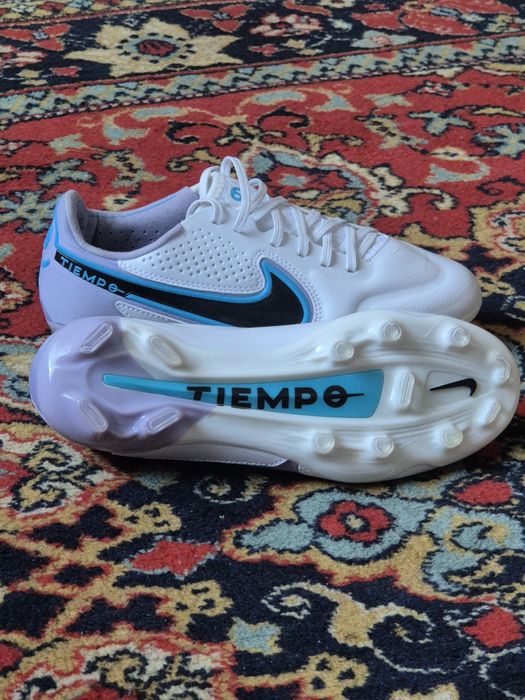 Найки тэмпо почти новые