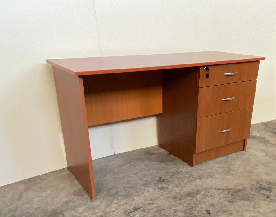 Vand Birou cu Sertare