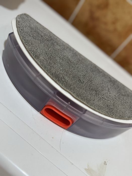 Продам робот пылесос