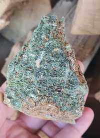 Minerale actinolit și kianit